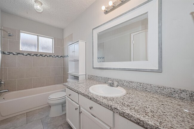 Building Photo - 17114 Quail Glen Dr
