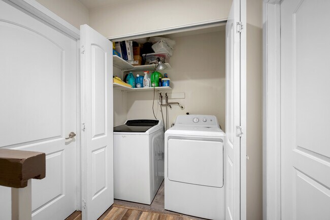 Building Photo - 3924 Park Pl