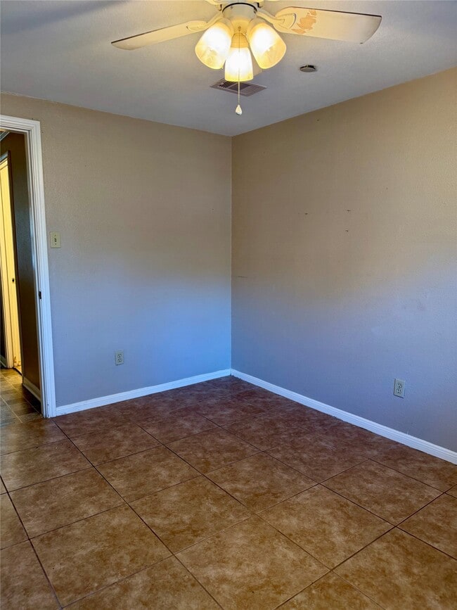 Building Photo - 300 Avenue C