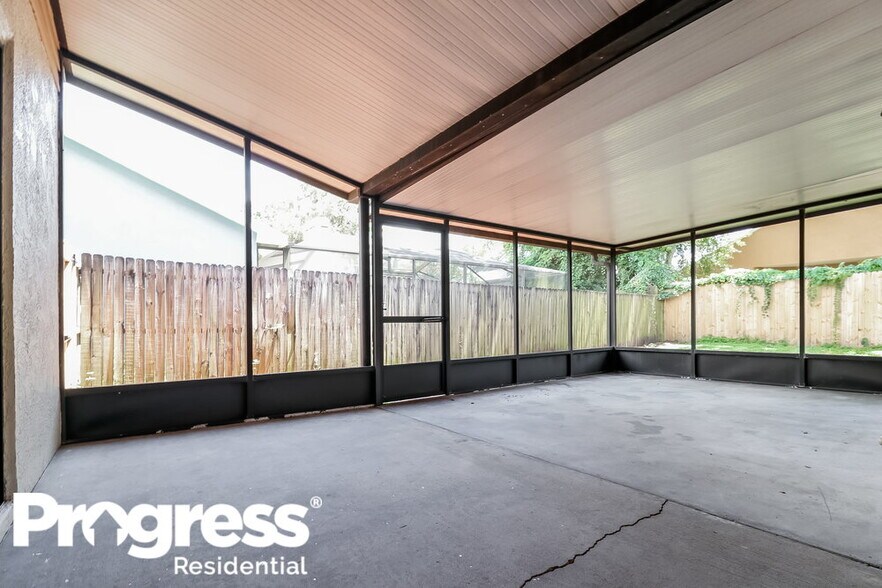 Building Photo - 5803 Taywood Dr