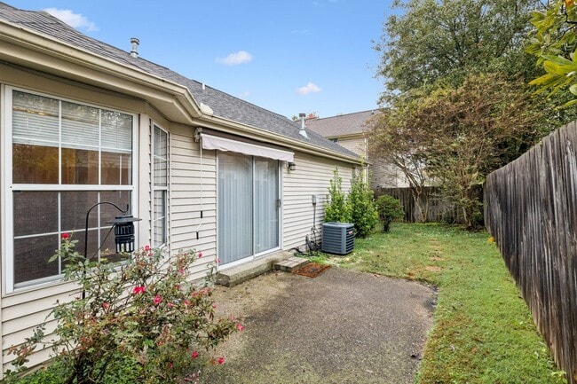 Building Photo - Welcome to this beautifully remodeled sing...