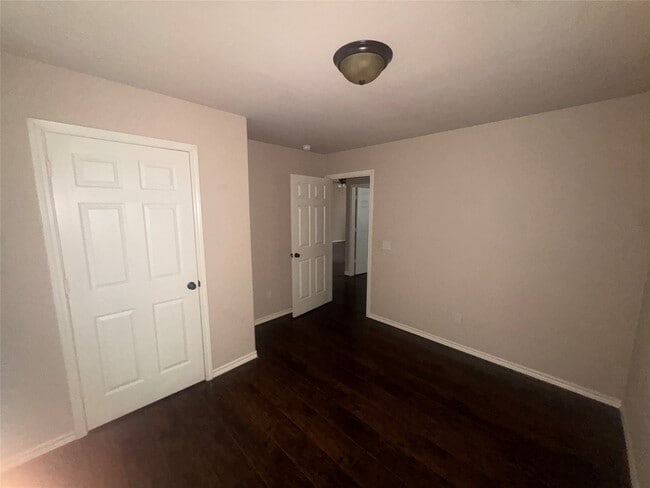 Building Photo - 10604 Royal Adrian Dr