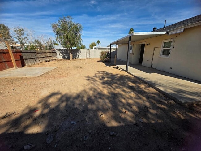 Building Photo - 1502 N 180th Dr