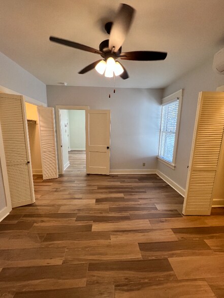 Building Photo - 515 E 8th St