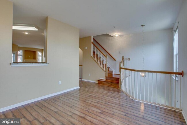 Building Photo - 6042 Blue Point Ct