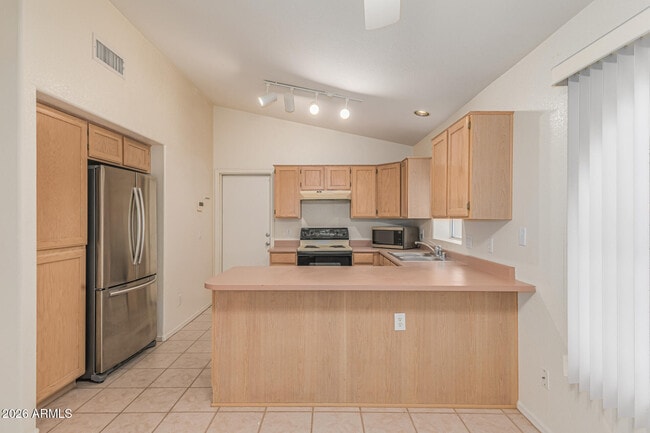 Building Photo - 9846 W Tonopah Dr