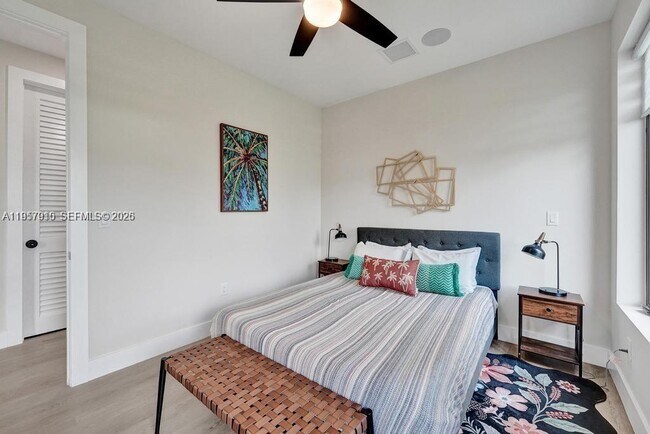 Building Photo - 1101 NE 16th Terrace