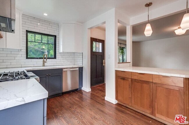 Building Photo - 3725 Edenhurst Ave