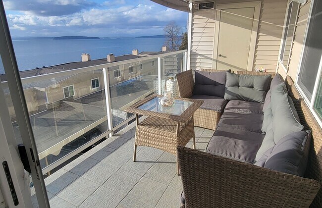 Building Photo - West Seattle Waterfront Condominium ~ West Beach Condominium