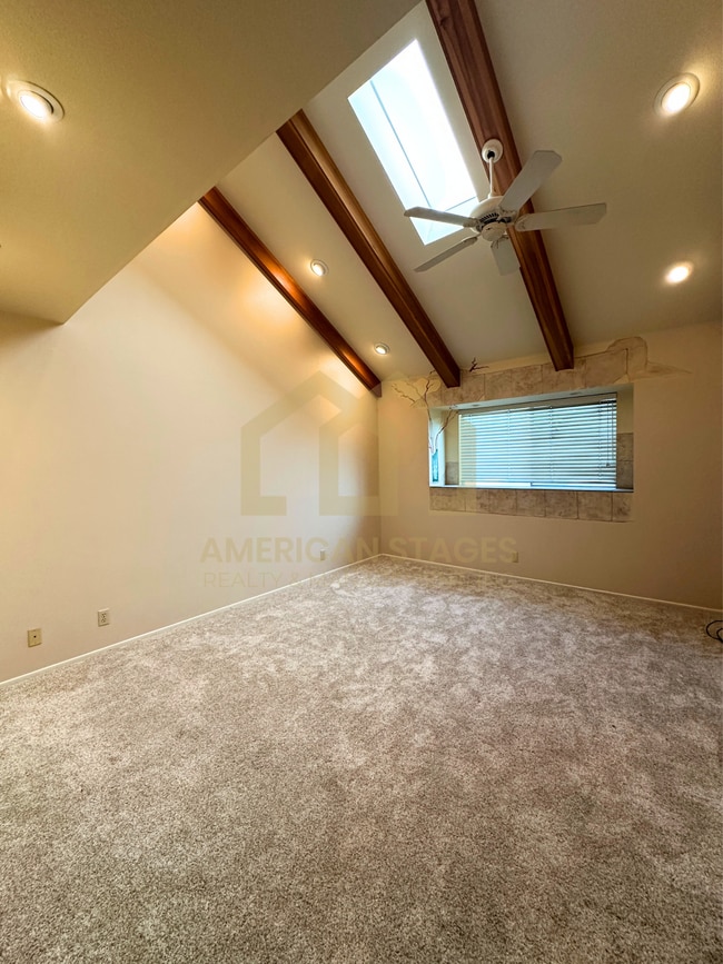 Building Photo - 1686 Eucalyptus Dr