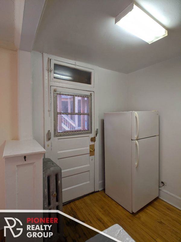 Building Photo - 2332 N Spaulding Ave