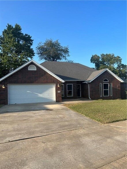 Primary Photo - 312 Ridgedale Dr