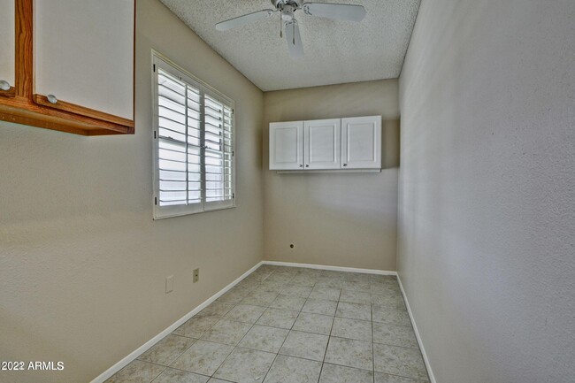 Building Photo - 14214 W Yosemite Dr