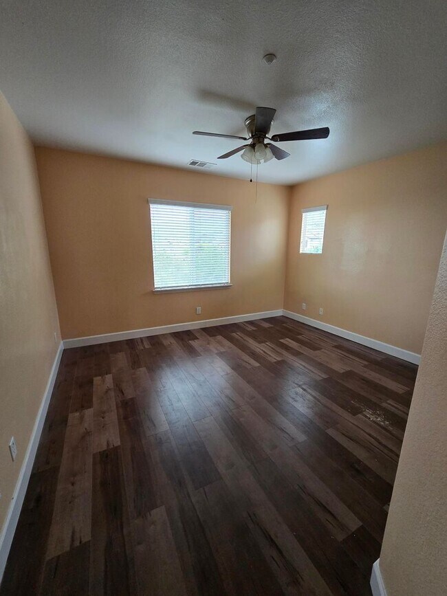 Building Photo - Executive EHR Home