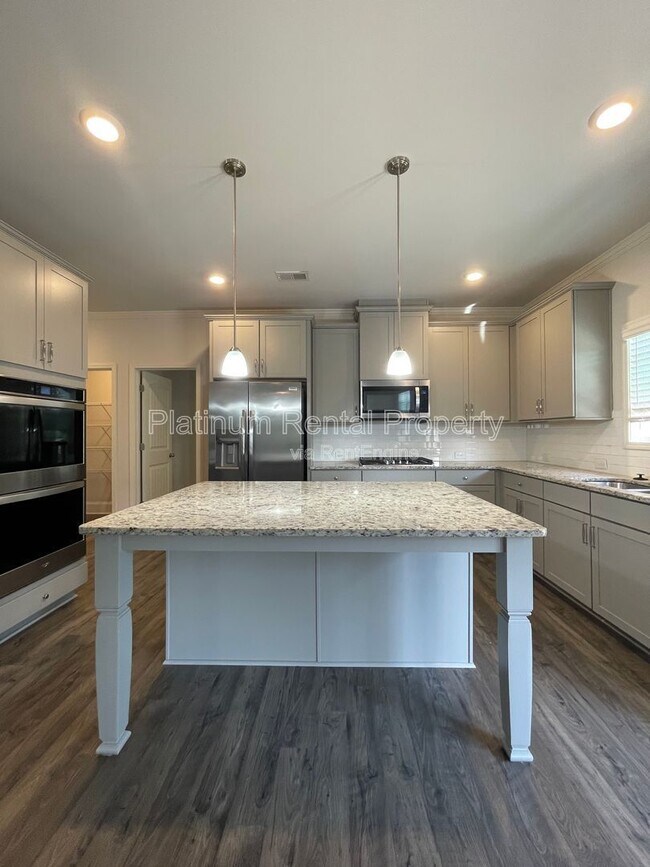 Building Photo - 1616 Chancery Ln