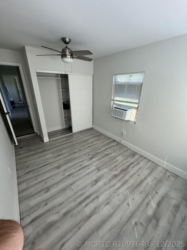 Building Photo - 602 S 24th Ave