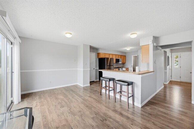Building Photo - 5012 Joshua Dr