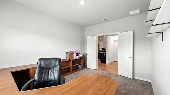 Building Photo - 305 N Kowald Ln