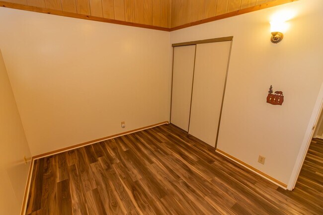 Building Photo - Cozy Home for Rent in Big Bear City