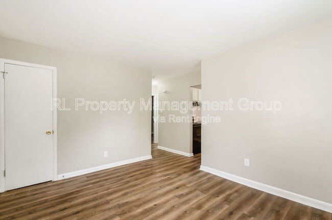 Building Photo - 776 Northview Ave