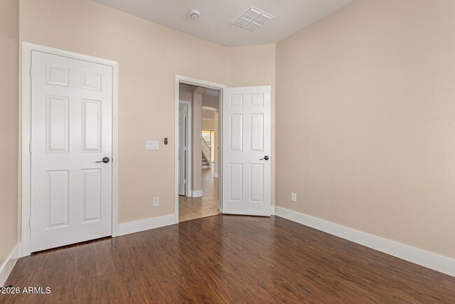 Building Photo - 10625 E Knowles Ave