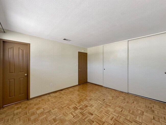 Building Photo - Charming 4BD/2BA House in San Carlos W/ W/...