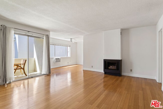 Building Photo - 11947 Kiowa Ave