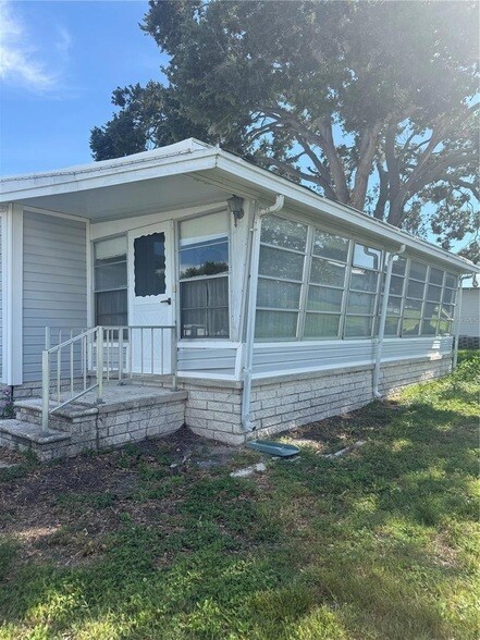 Building Photo - 274 Beach Ct