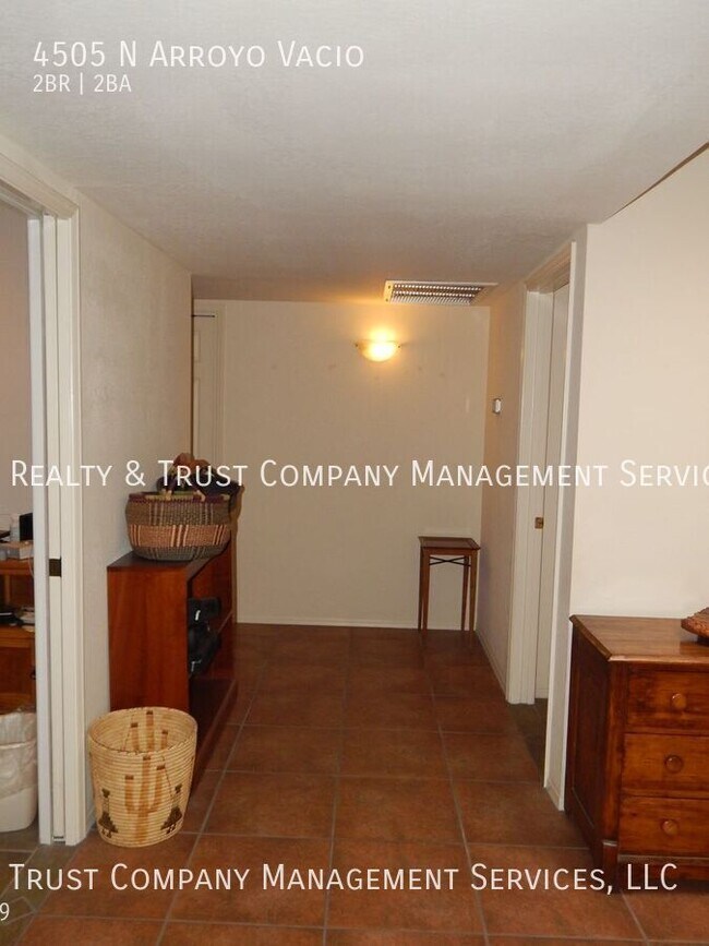 Building Photo - 4505 Arroyo Vacio