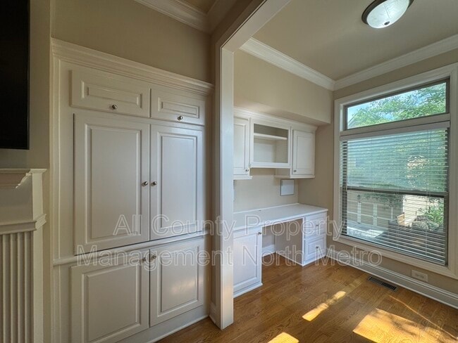 Building Photo - 10860 Ellicot Way