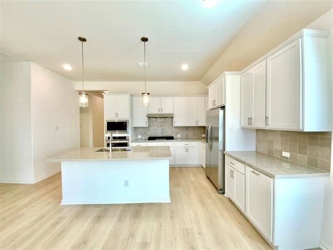 Building Photo - 247 Du Bois Ln