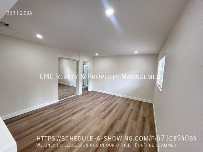 Building Photo - 1580 Park Ave