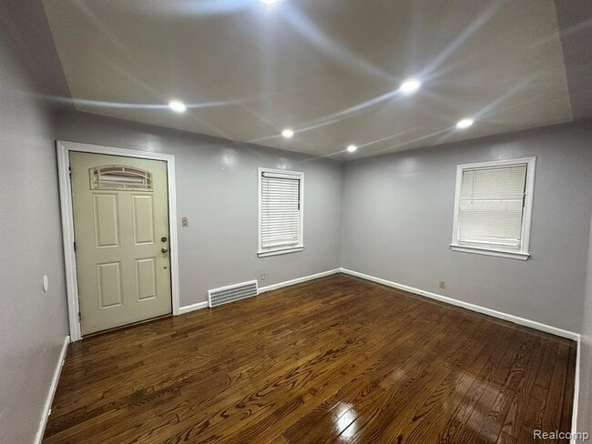 Building Photo - 7785 Mettetal St