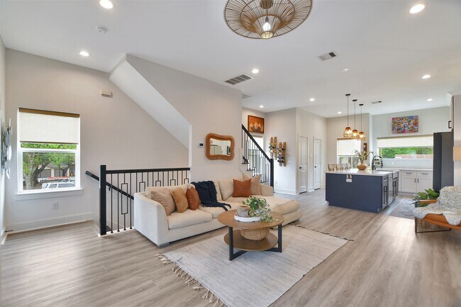 Building Photo - 1106 Paul Quinn St