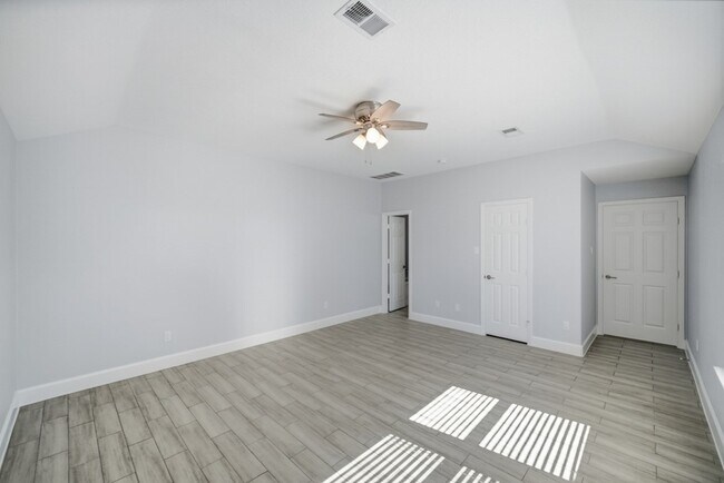 Building Photo - 3116 Creek Bank Ln