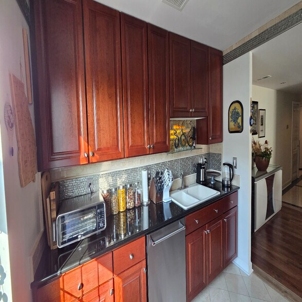 Building Photo - 195 14th St NE