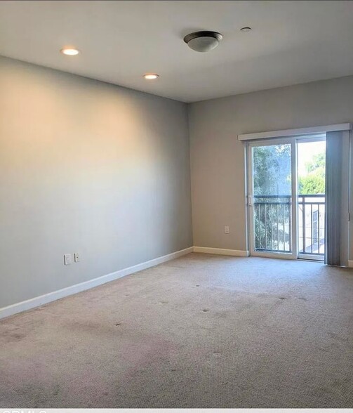 Building Photo - 28 N 3rd St