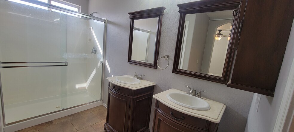 Master Bathroom 1 - 4181 E Sundance Ave