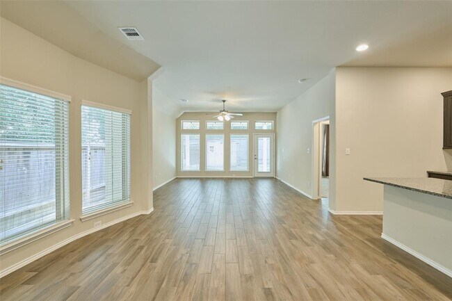 Building Photo - 103 Sunrise Haven Dr
