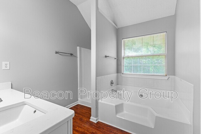 Building Photo - 4506 White Rd