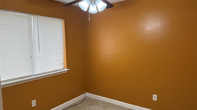 Building Photo - 12107 Tambourine Dr