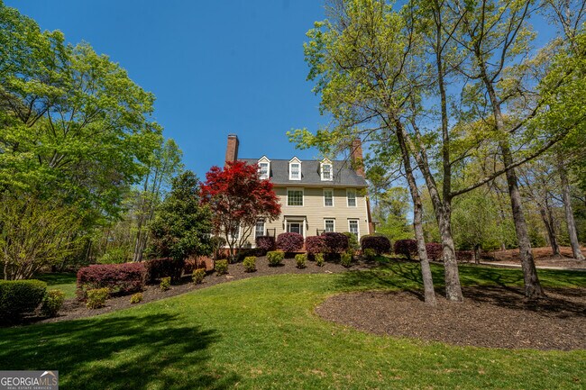 Building Photo - 2925 Orchard Dr