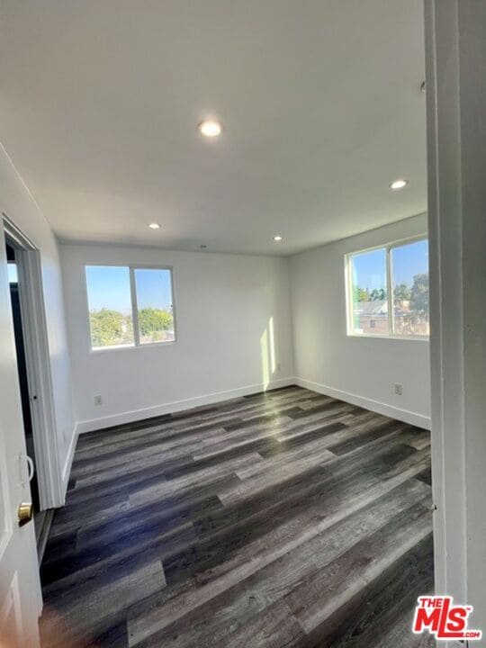 Building Photo - 789 E 41st Pl