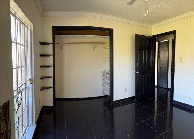 Building Photo - 15335 Buckle Ln