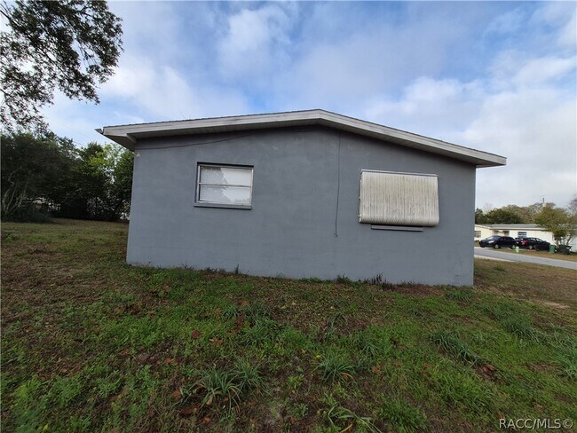 Building Photo - 11 S Barbour St