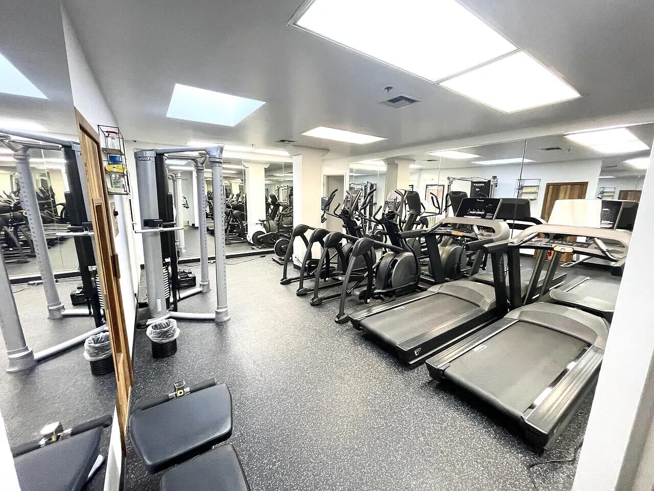 Building Photo - 234 N Broadway