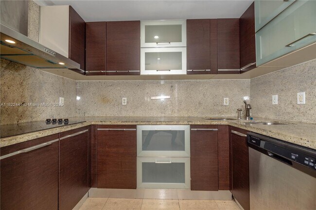 Building Photo - 50 Menores Ave