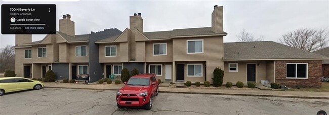 Building Photo - 719 N Beverly Ln