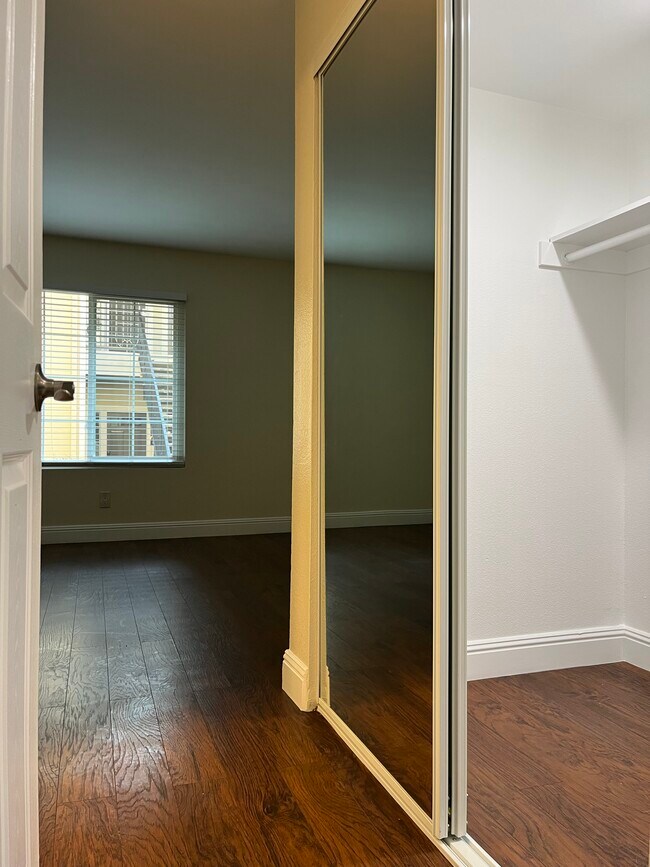 Building Photo - 3545 Grove St