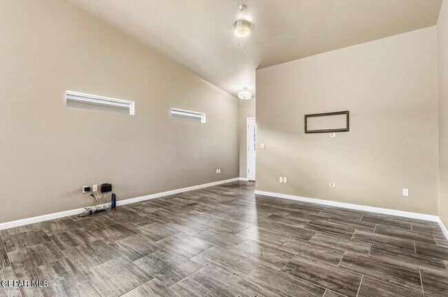Building Photo - 5933 Ruidoso Downs St